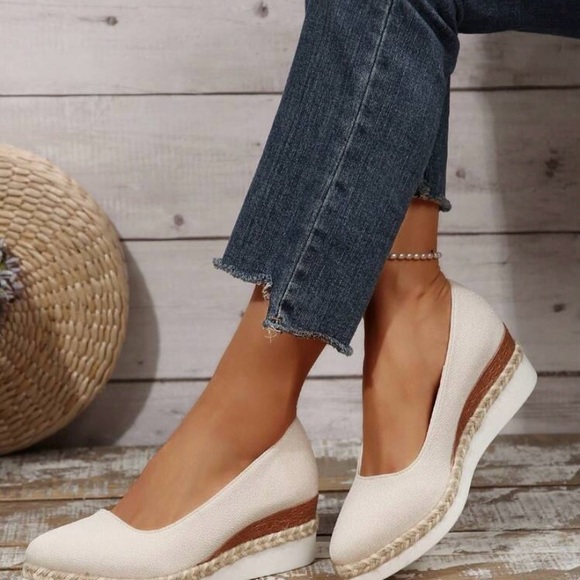 Women\'s Cream Wedge Shoes